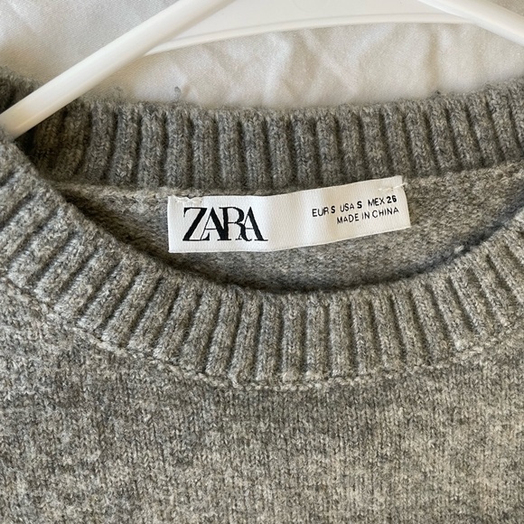 ZARA Light Gray Ribbed Crewneck Knit Sweater - Picture 3 of 3